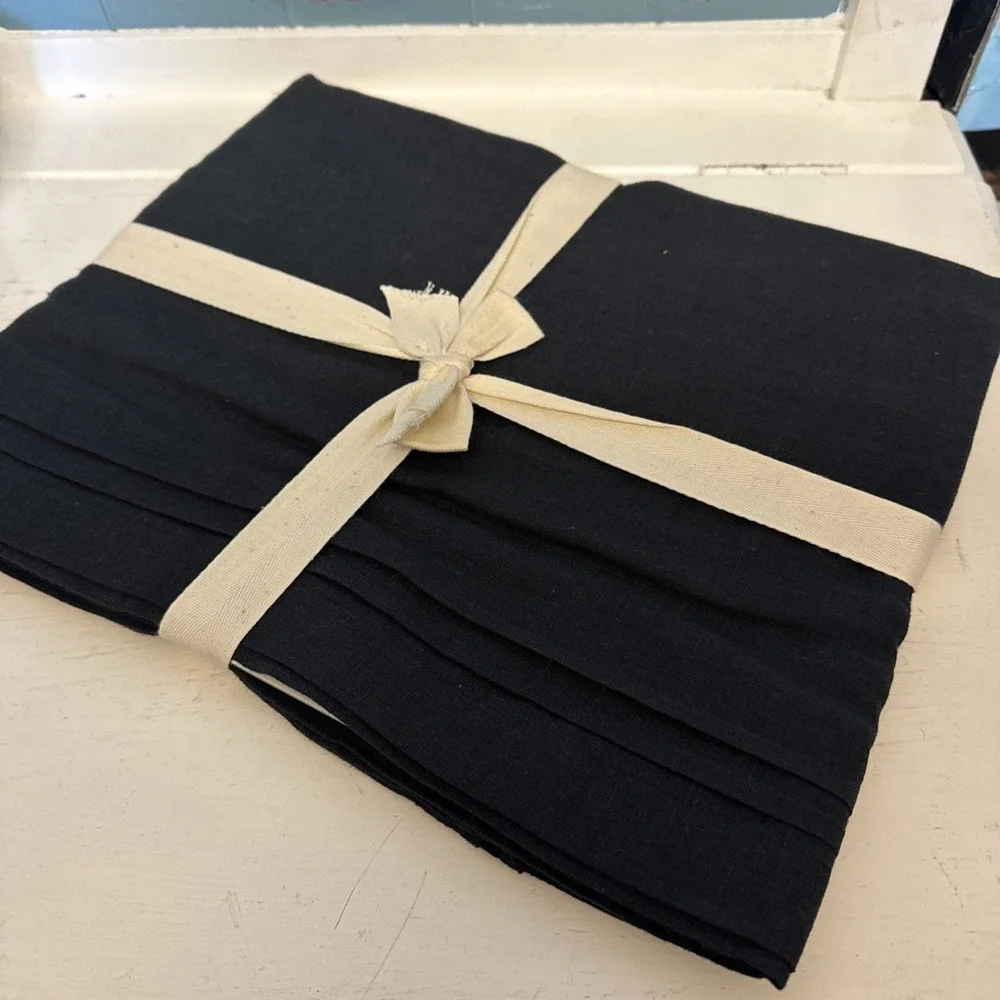 Williams Sonoma Silk Applique Border Table Runner‎ Black 16 x 108 #9833